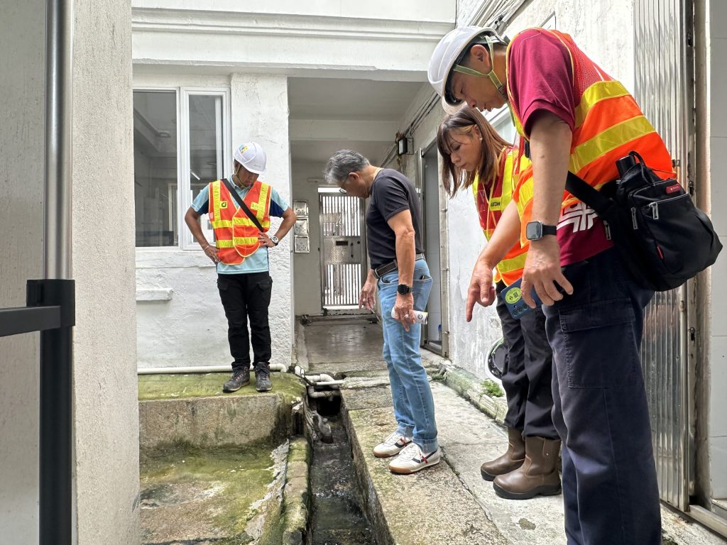 與沙田區議員會面講解城門河西工程