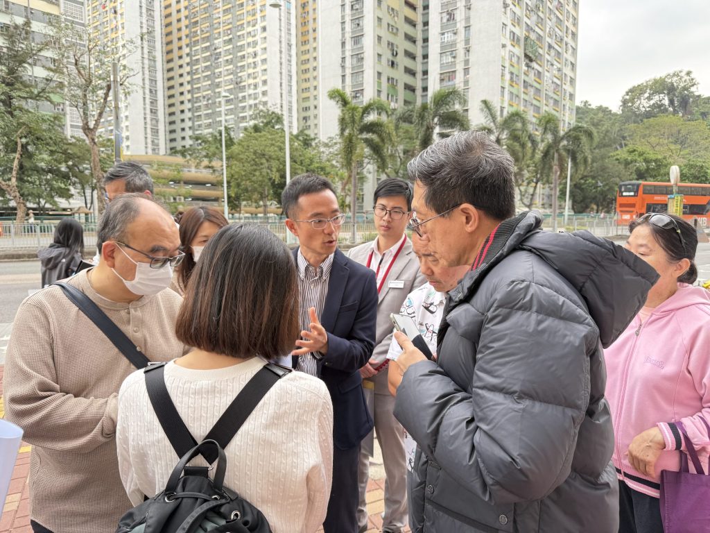 與溱岸8號業主委員會講解臨時交通安排